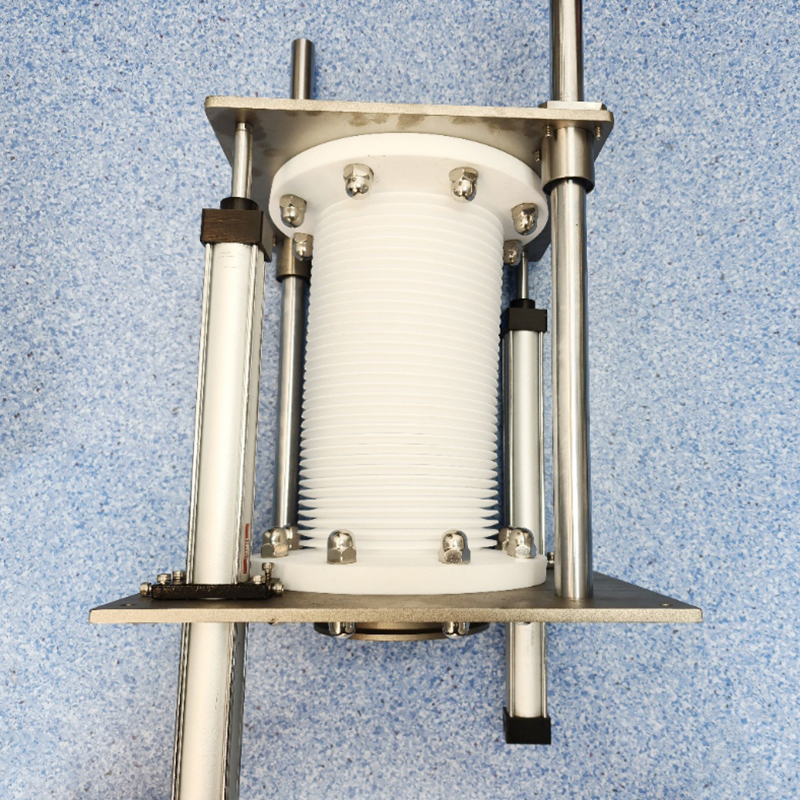 Čistiace zariadenie